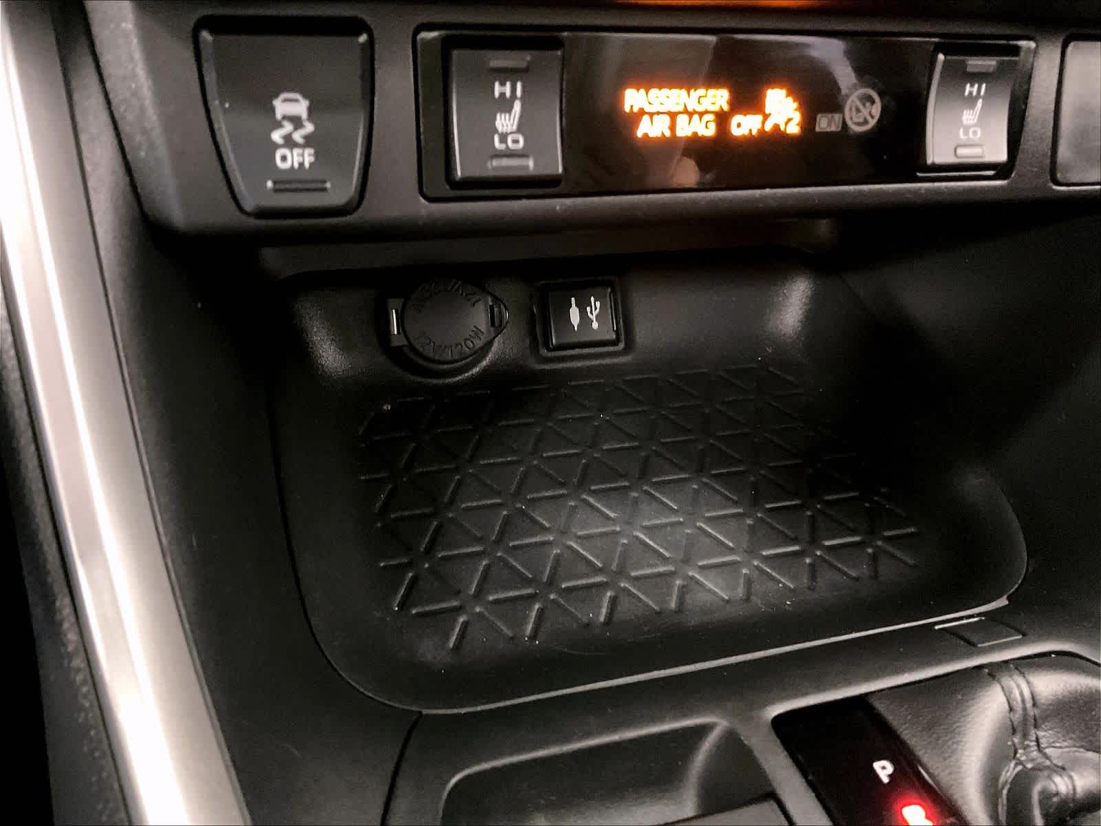 2019 Toyota RAV4 XLE - Photo 27