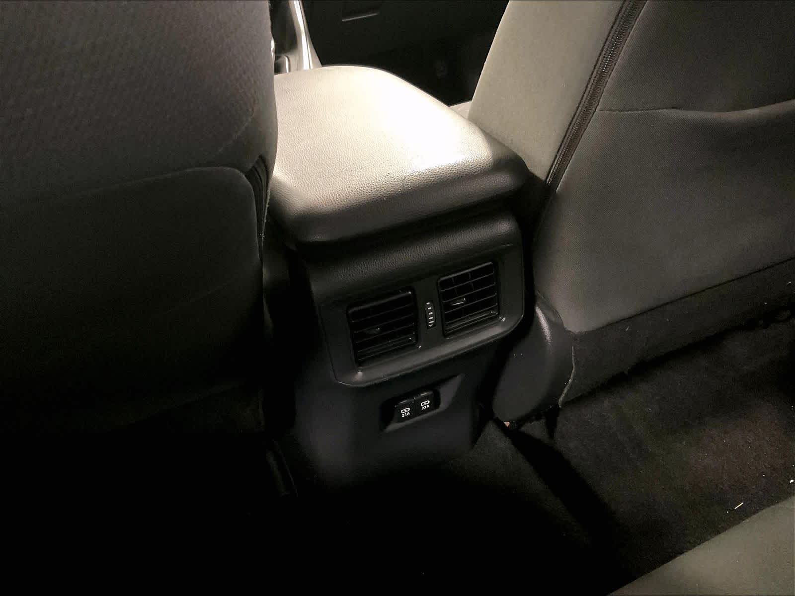 2019 Toyota RAV4 XLE - Photo 28
