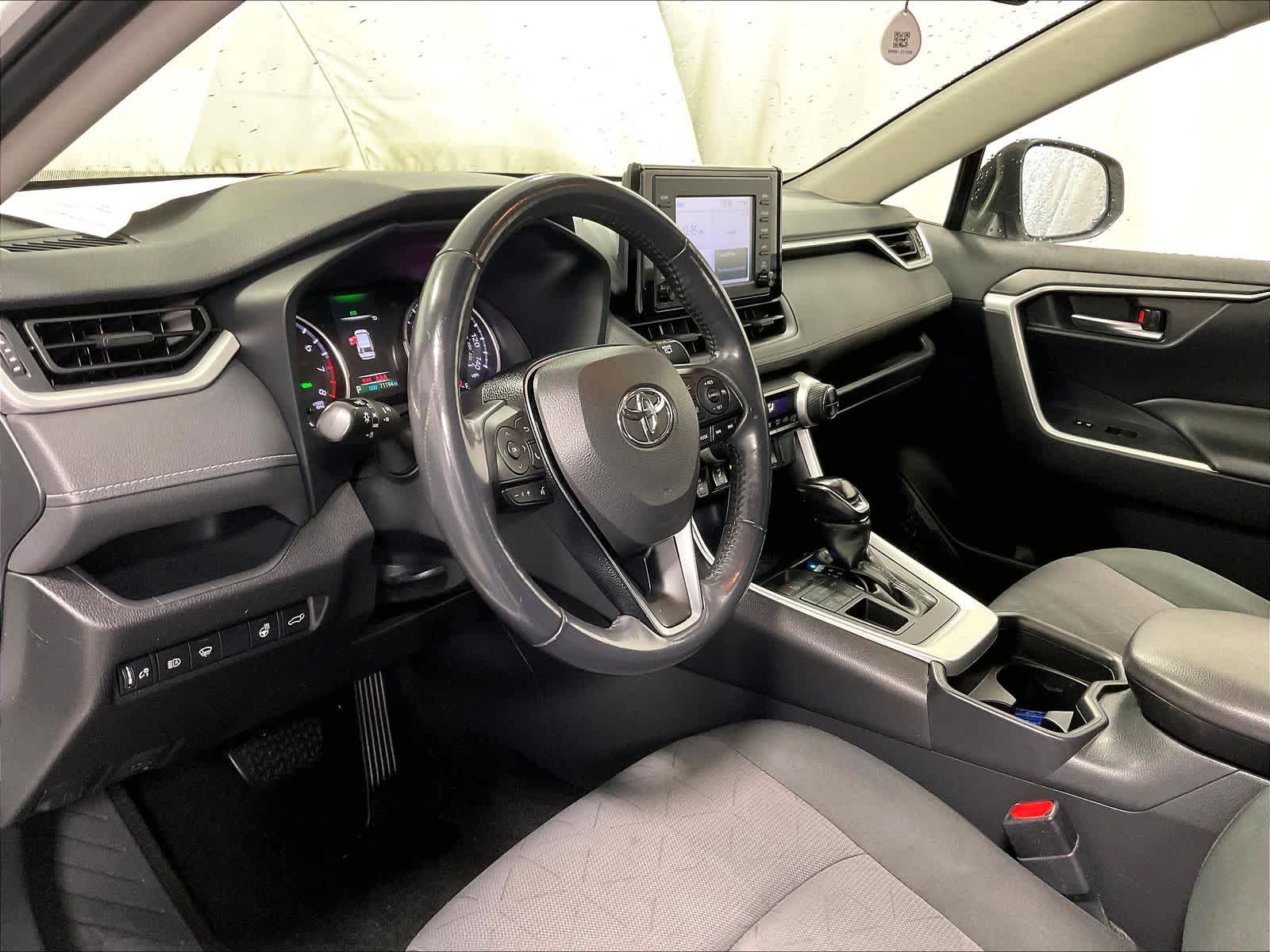 2019 Toyota RAV4 XLE - Photo 8