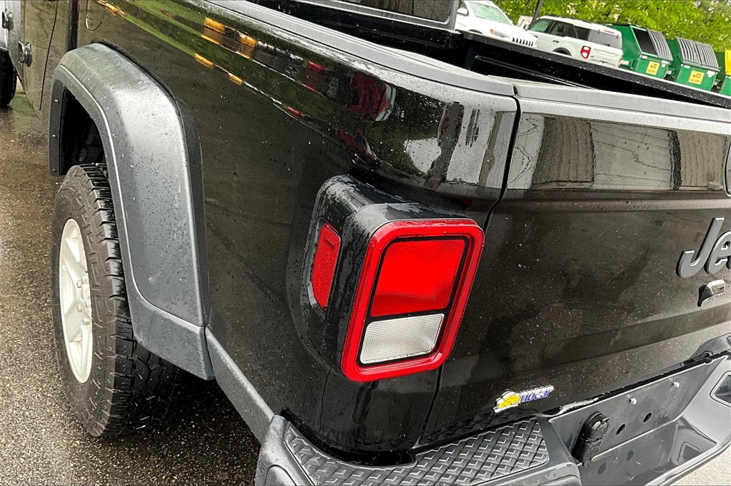2023 Jeep Gladiator Sport - Photo 32
