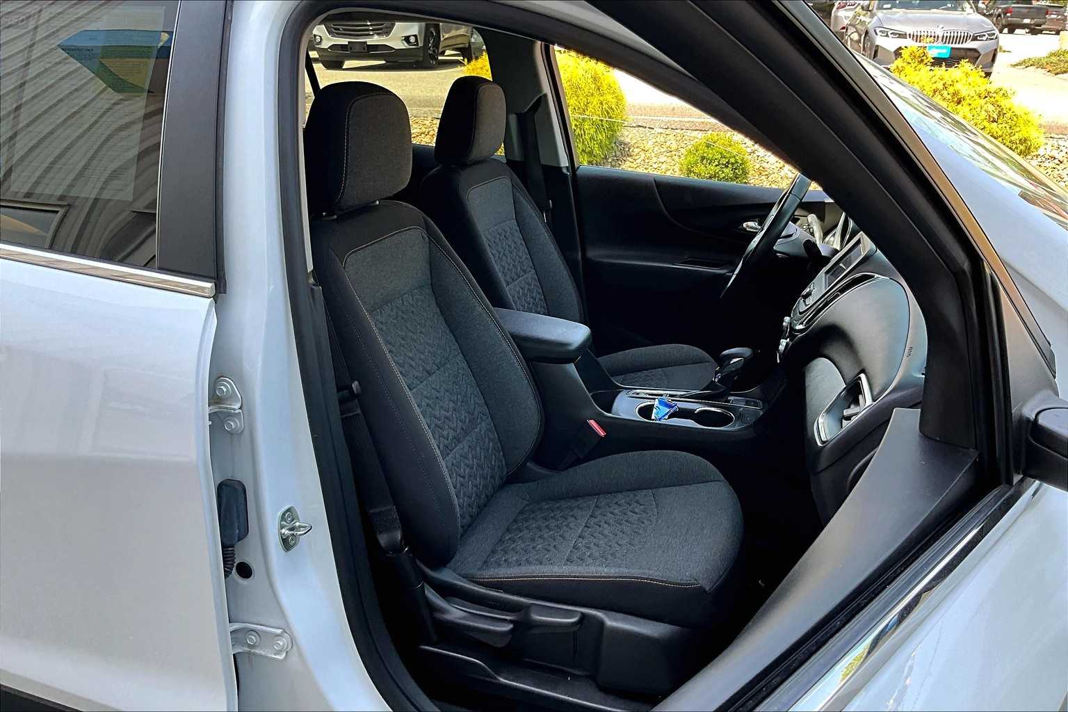 2022 Chevrolet Equinox LT - Photo 11