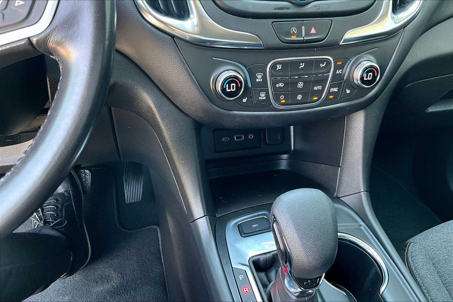 2022 Chevrolet Equinox LT - Photo 25