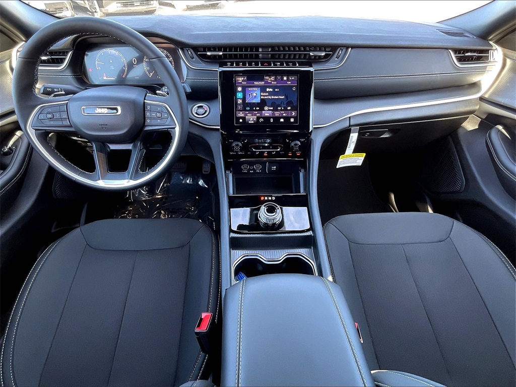 2025 Jeep Grand Cherokee Laredo - Photo 12