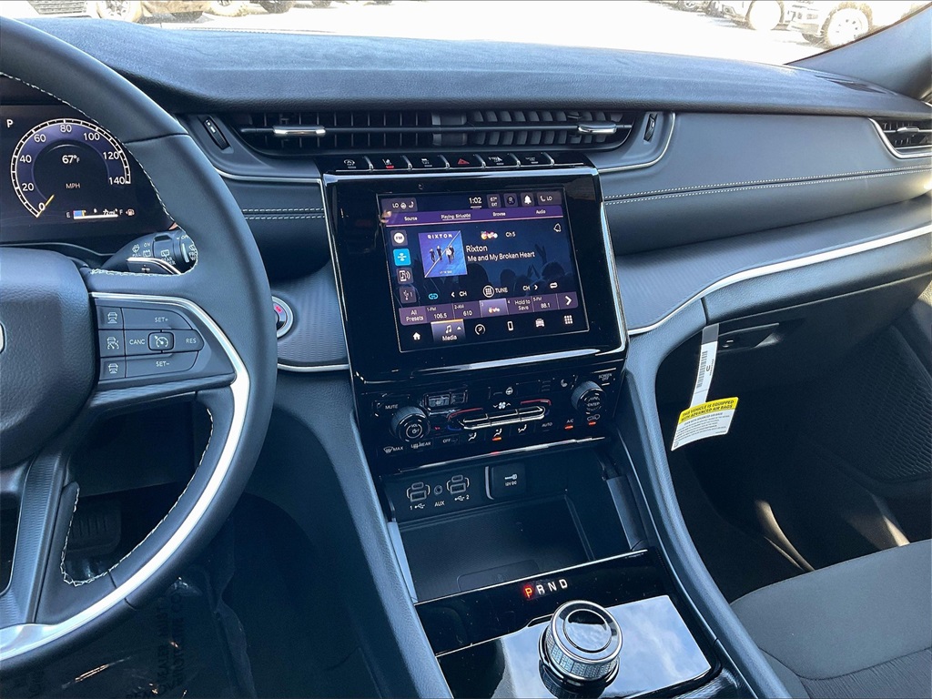 2025 Jeep Grand Cherokee Laredo - Photo 13