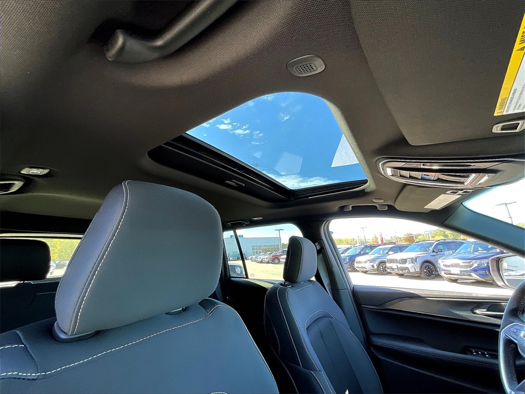 2025 Jeep Grand Cherokee Laredo - Photo 18