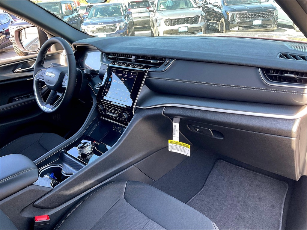 2025 Jeep Grand Cherokee Laredo - Photo 10