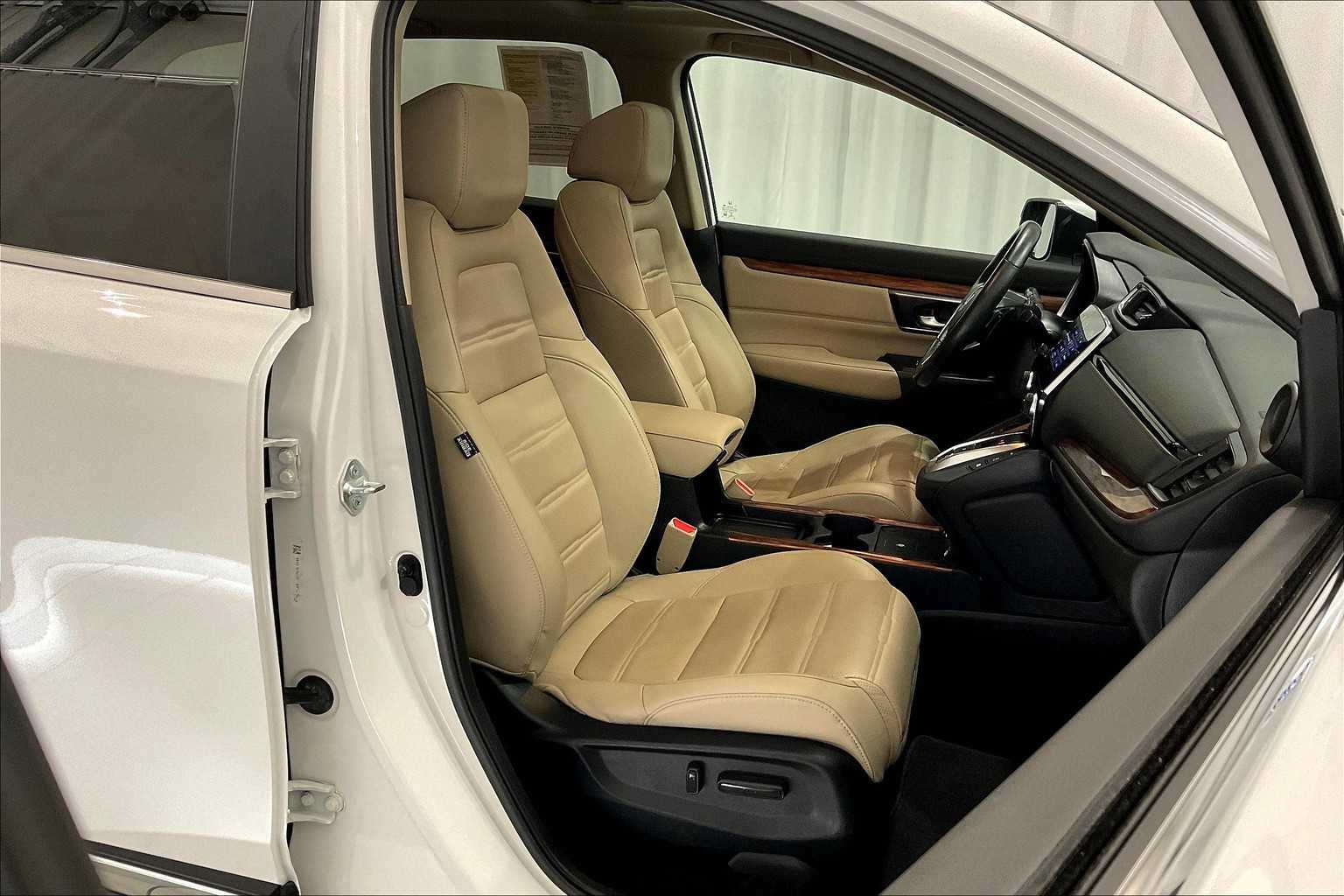 2022 Honda CR-V Hybrid Touring - Photo 11