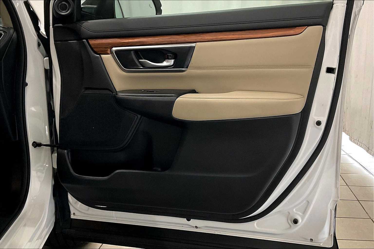 2022 Honda CR-V Hybrid Touring - Photo 12