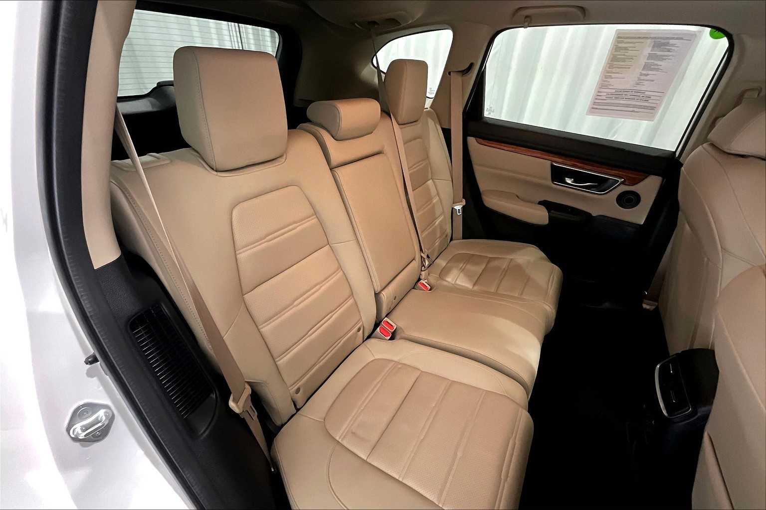 2022 Honda CR-V Hybrid Touring - Photo 16