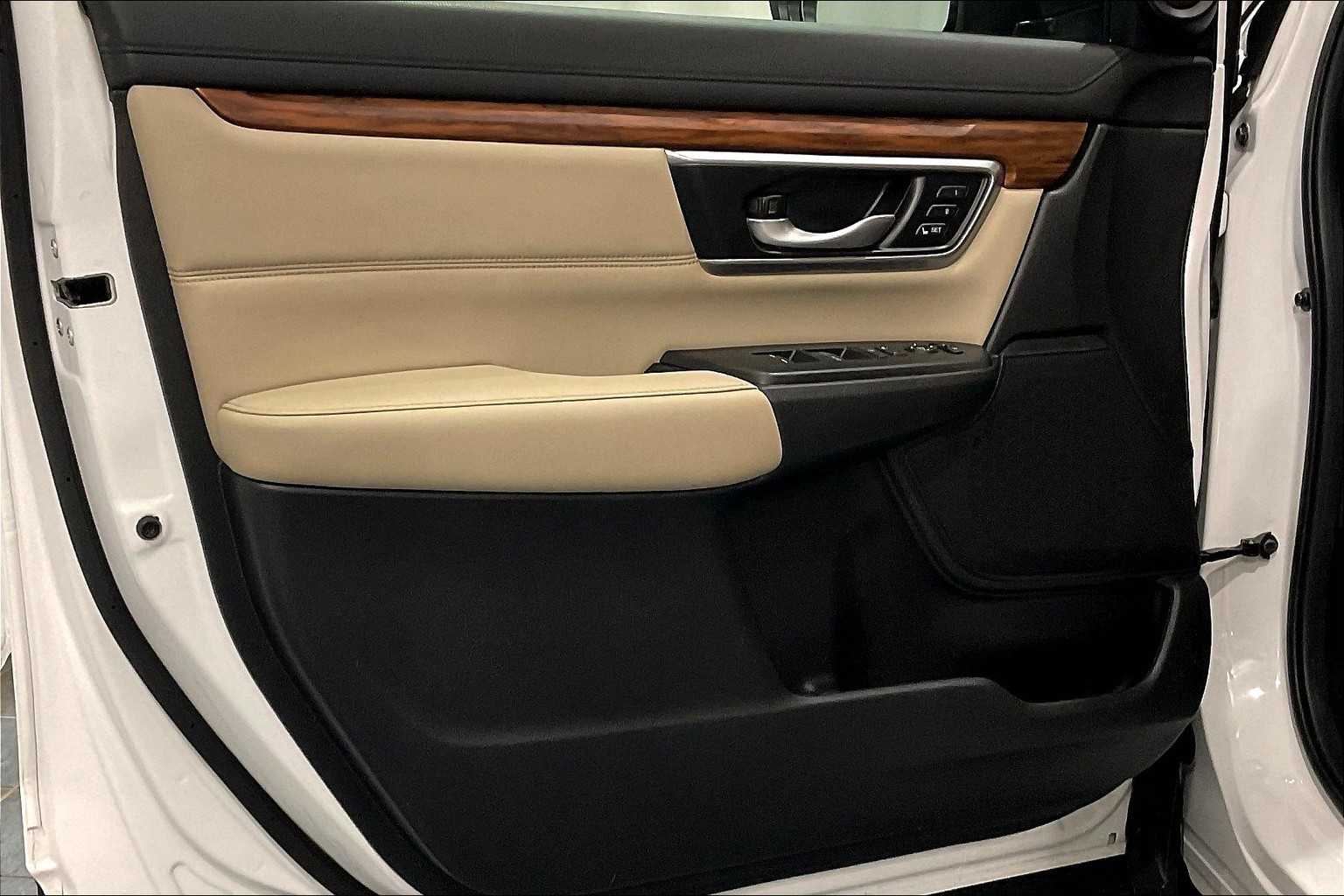 2022 Honda CR-V Hybrid Touring - Photo 9
