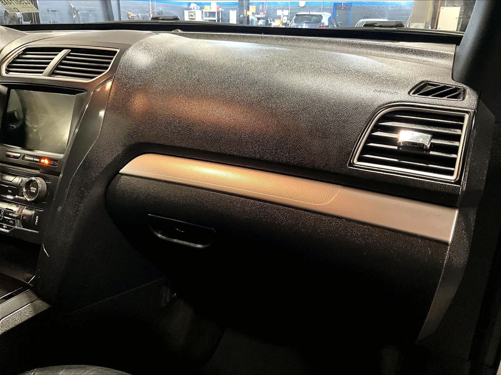 2017 Ford Explorer XLT - Photo 13