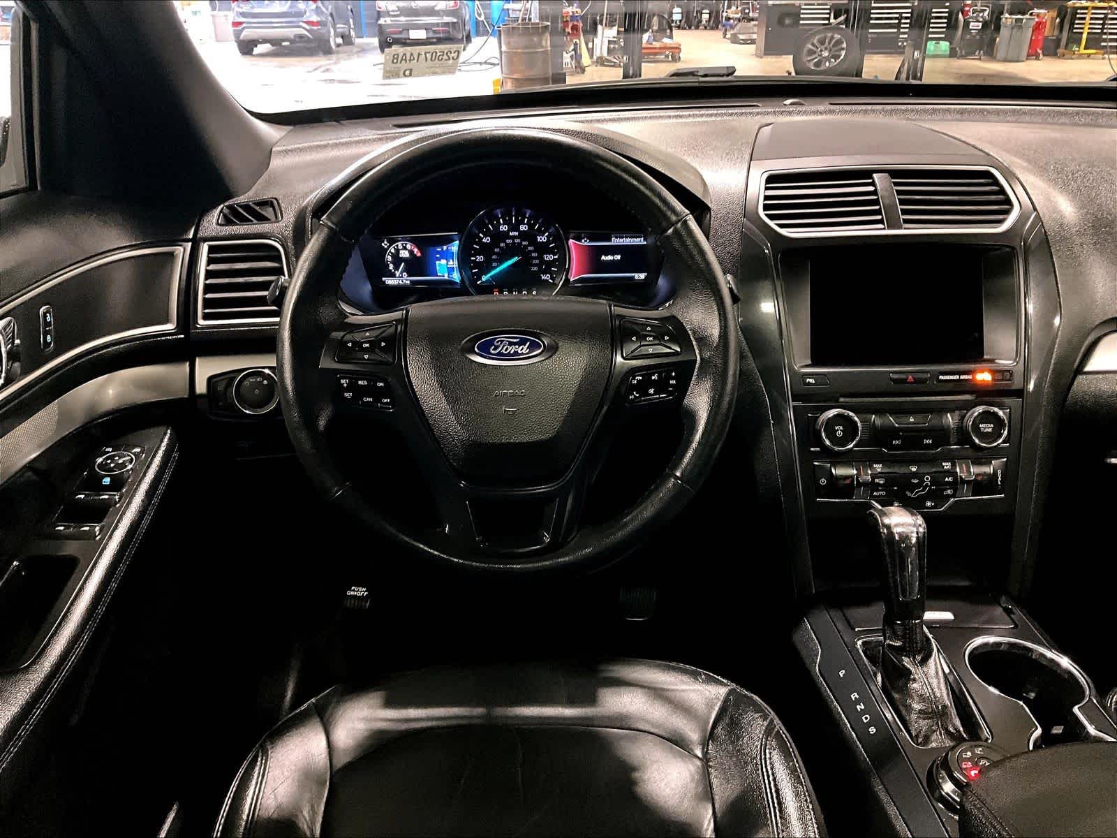 2017 Ford Explorer XLT - Photo 18