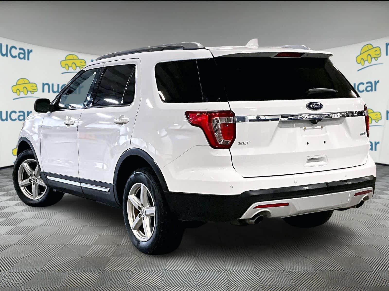 2017 Ford Explorer XLT - Photo 4