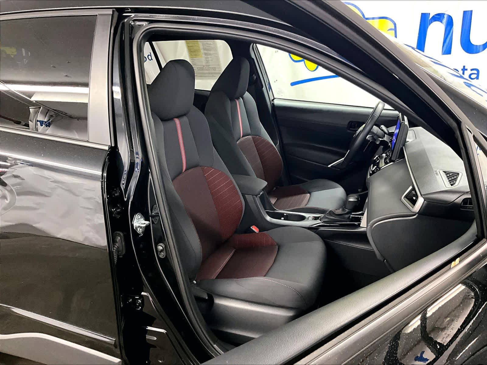 2025 Toyota Corolla Cross Hybrid Nightshade Edition - Photo 11