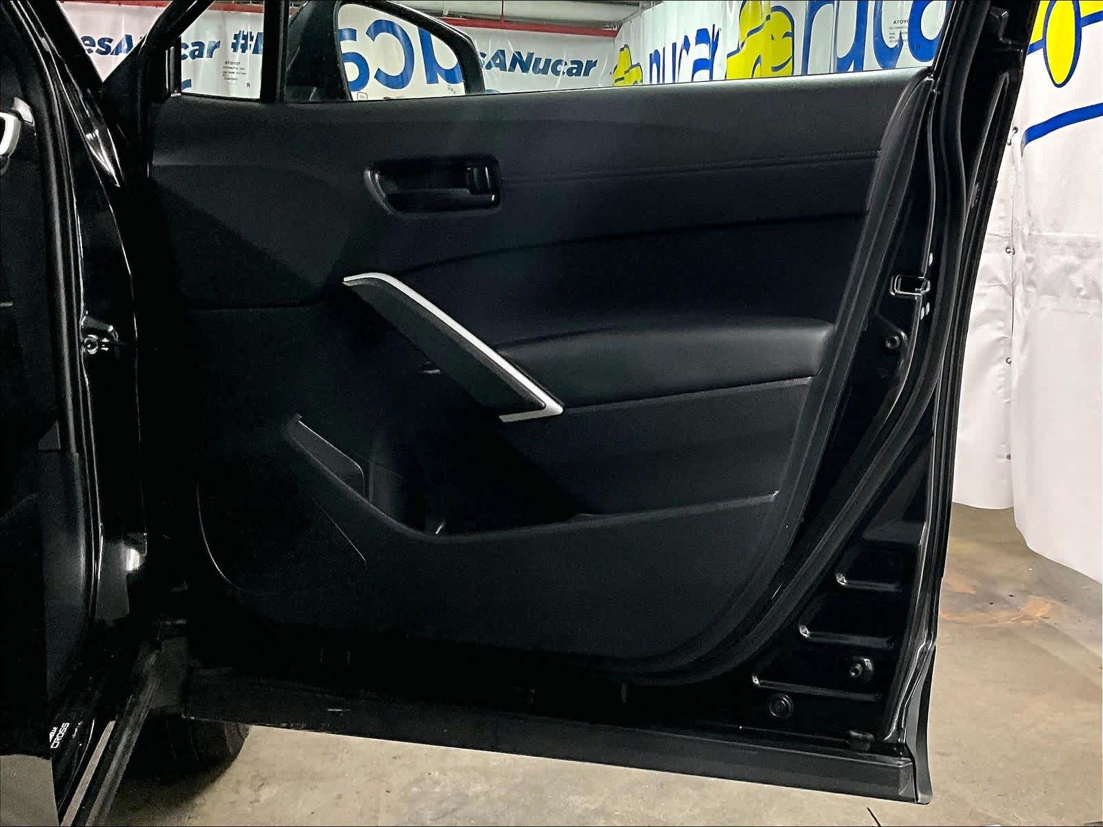 2025 Toyota Corolla Cross Hybrid Nightshade Edition - Photo 12