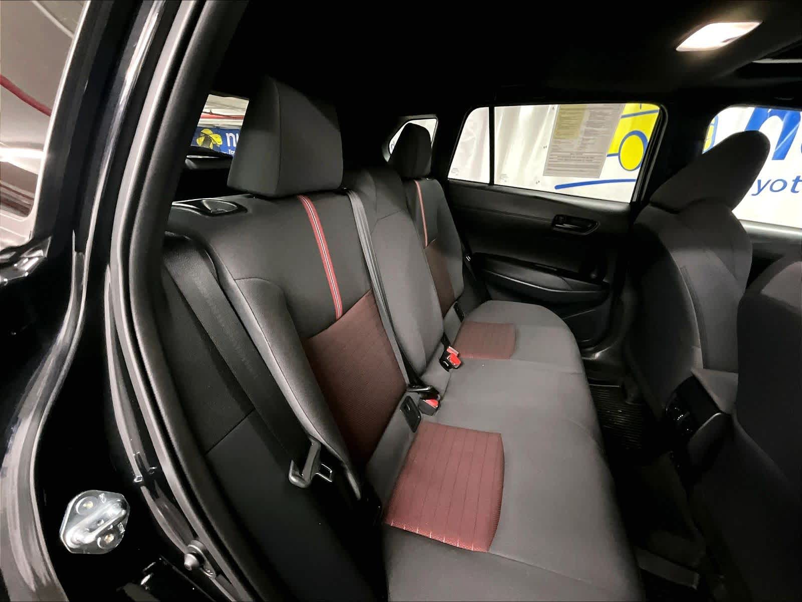 2025 Toyota Corolla Cross Hybrid Nightshade Edition - Photo 16