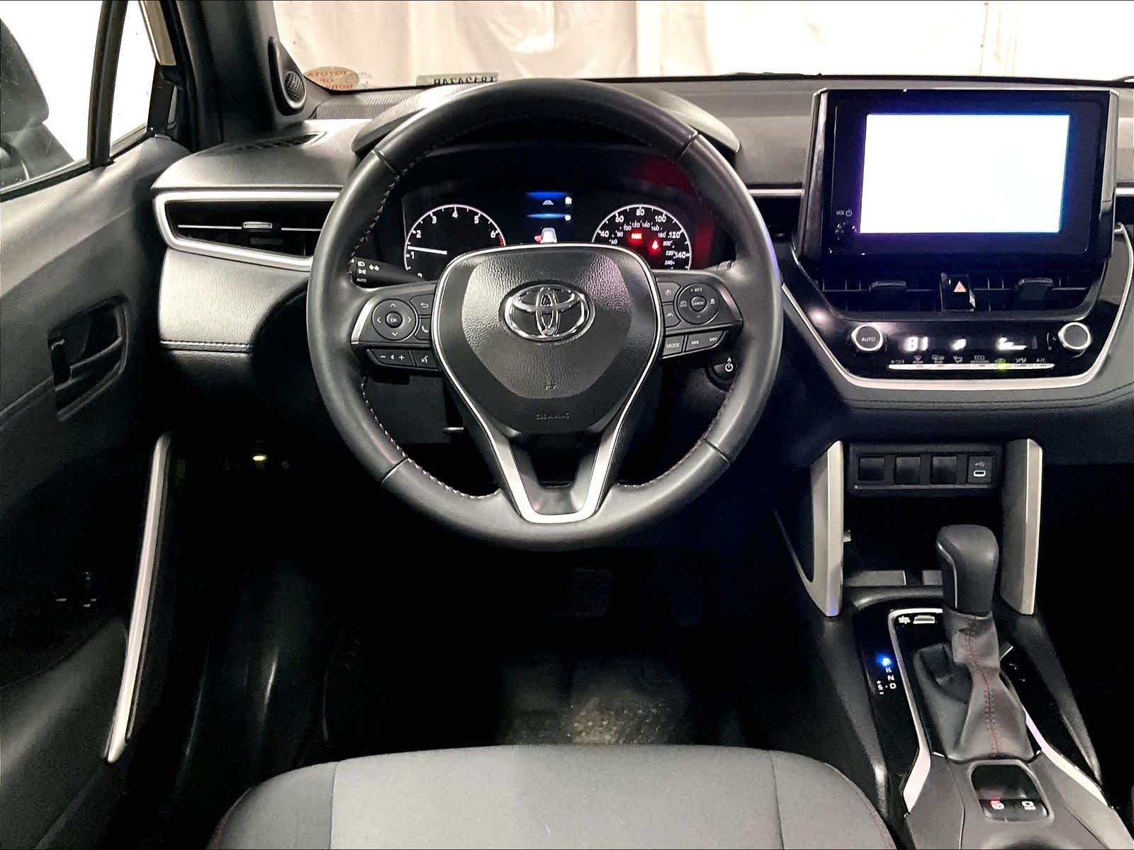 2025 Toyota Corolla Cross Hybrid Nightshade Edition - Photo 17