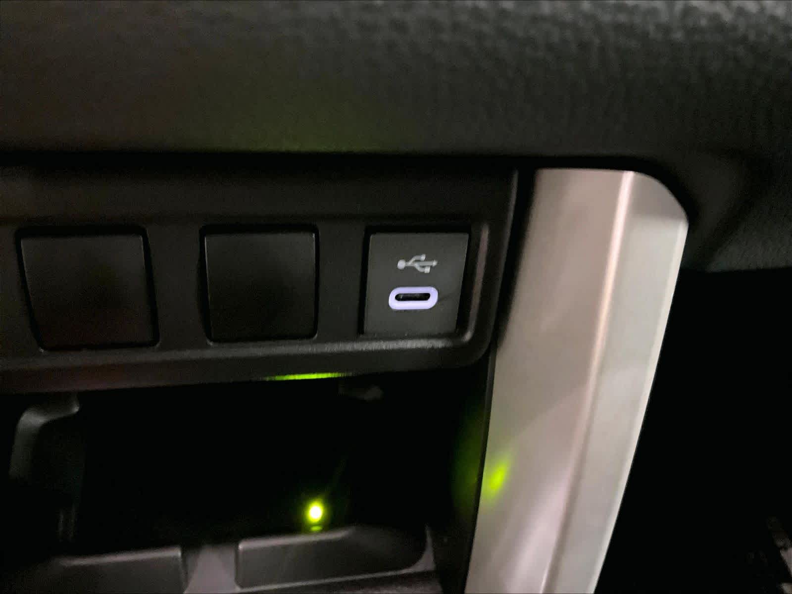 2025 Toyota Corolla Cross Hybrid Nightshade Edition - Photo 27