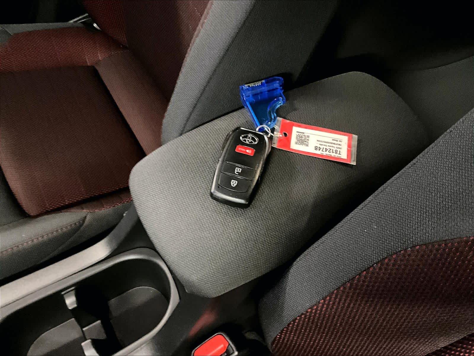 2025 Toyota Corolla Cross Hybrid Nightshade Edition - Photo 31