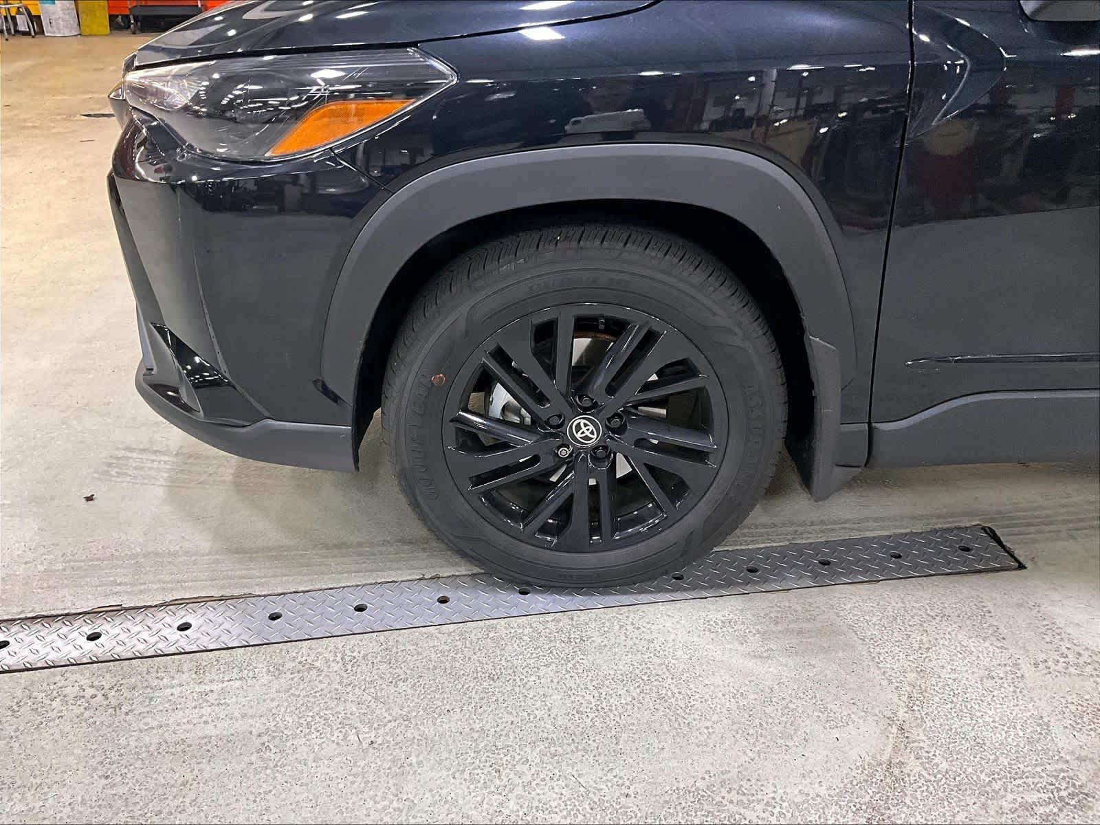 2025 Toyota Corolla Cross Hybrid Nightshade Edition - Photo 4