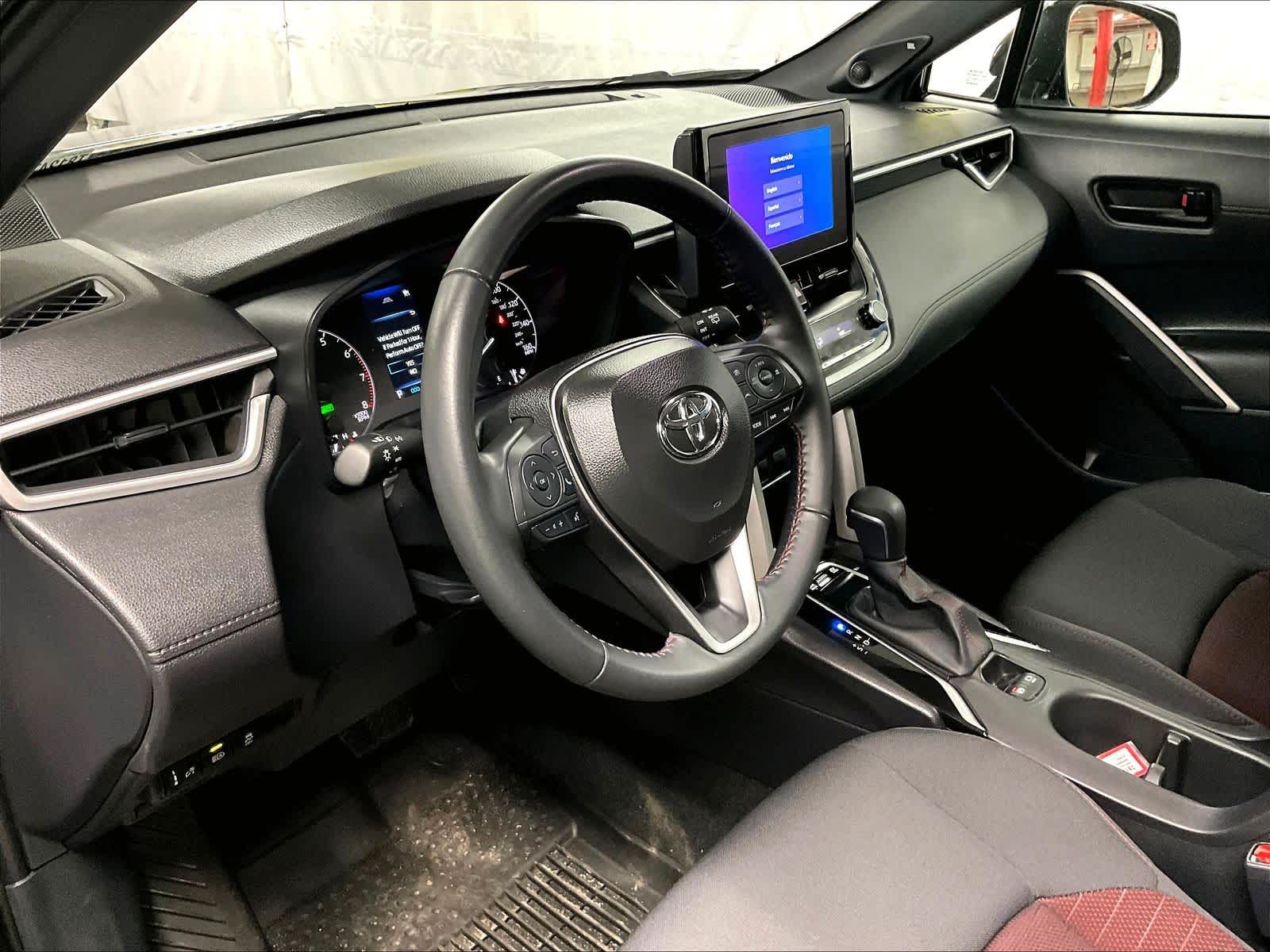 2025 Toyota Corolla Cross Hybrid Nightshade Edition - Photo 8