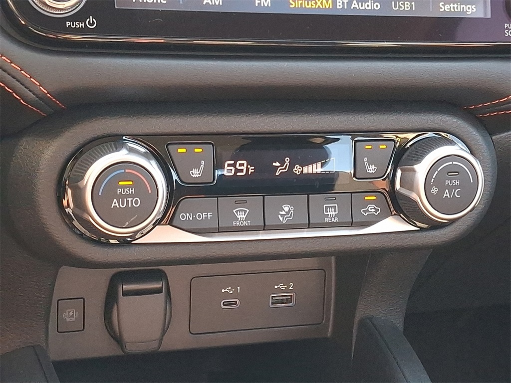 2025 Nissan Versa 1.6 SR - Photo 11