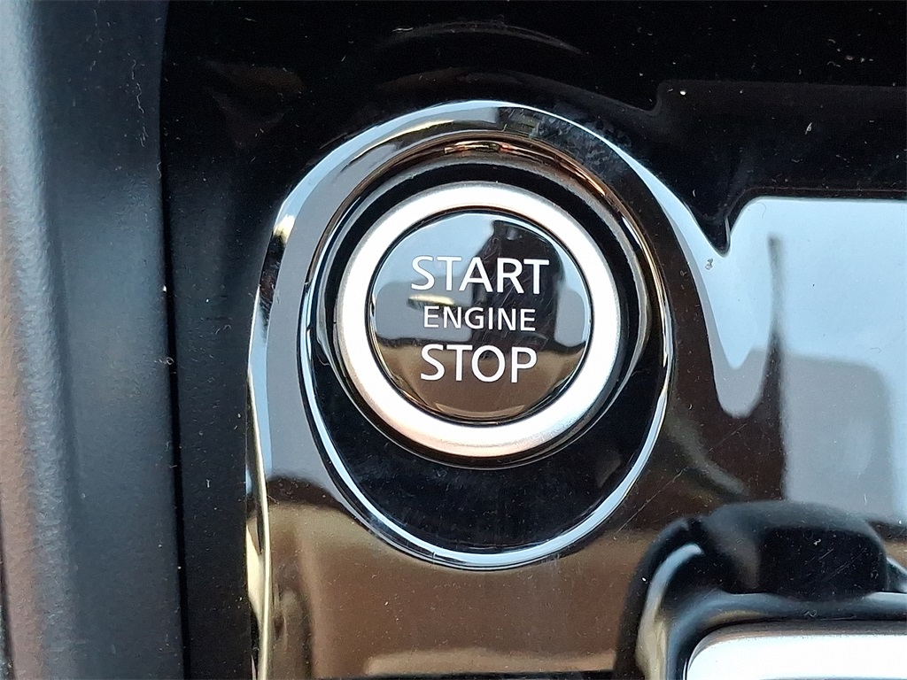 2025 Nissan Versa 1.6 SR - Photo 15
