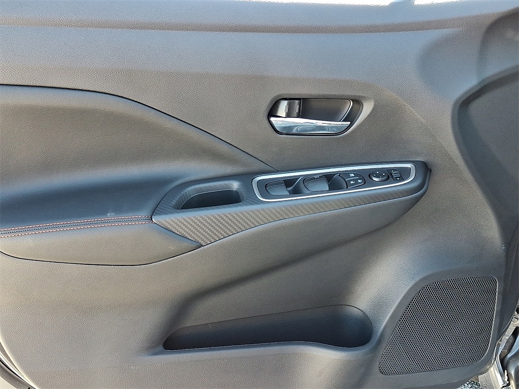 2025 Nissan Versa 1.6 SR - Photo 8