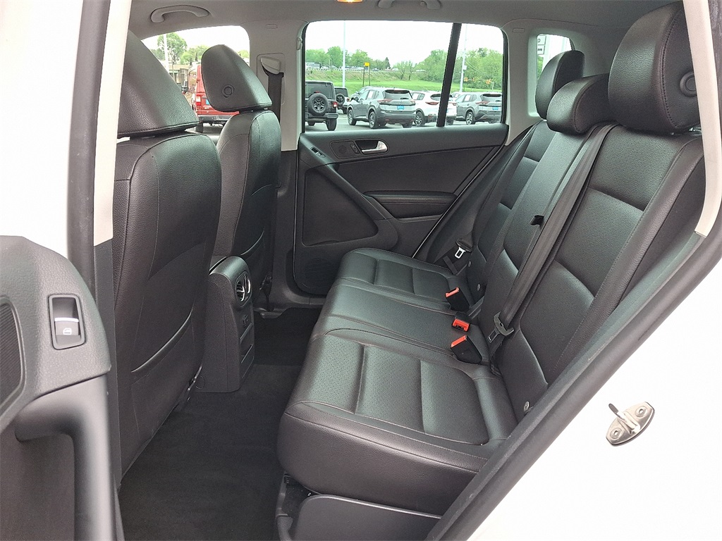 2016 Volkswagen Tiguan SE - Photo 11