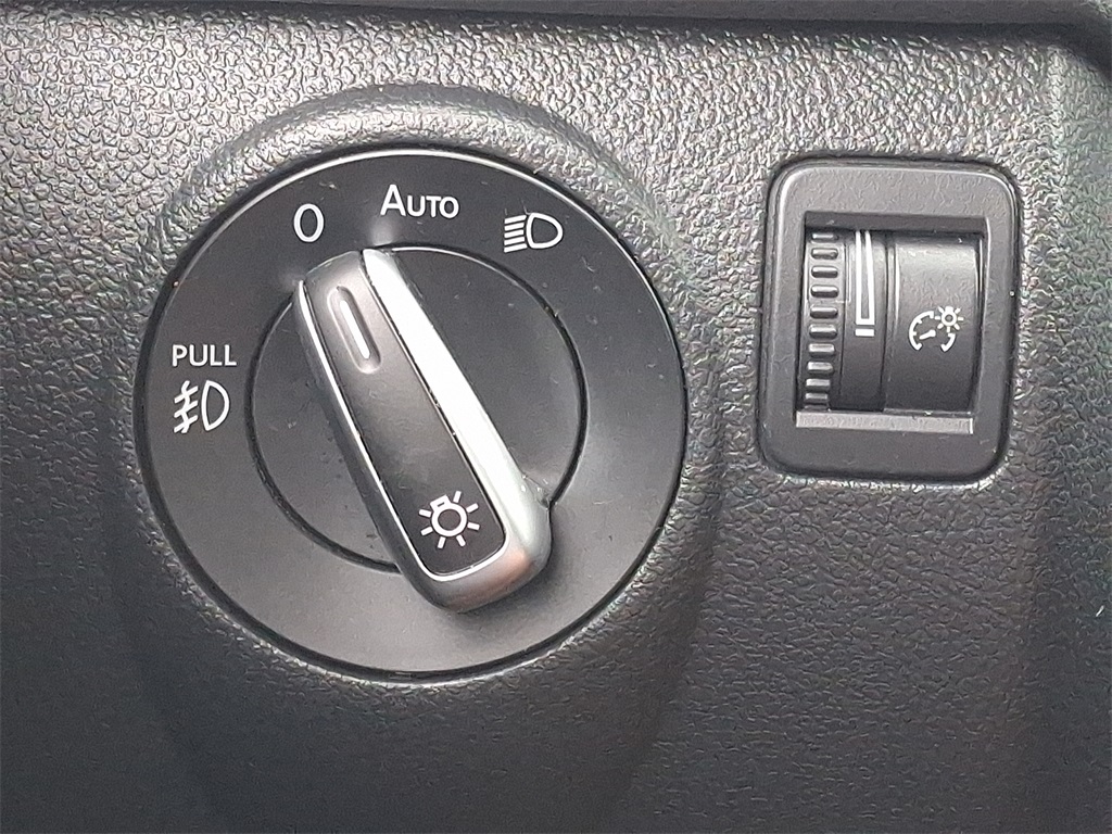 2016 Volkswagen Tiguan SE - Photo 25