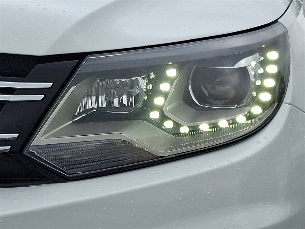 2016 Volkswagen Tiguan SE - Photo 10
