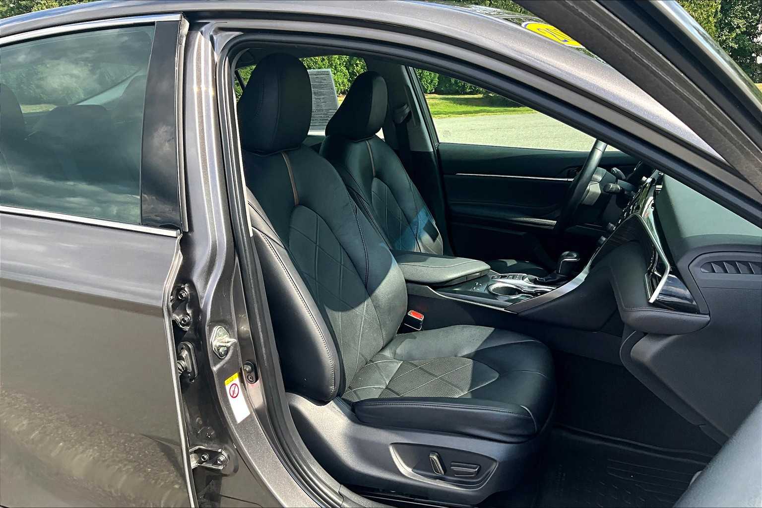 2018 Toyota Camry XLE - Photo 11