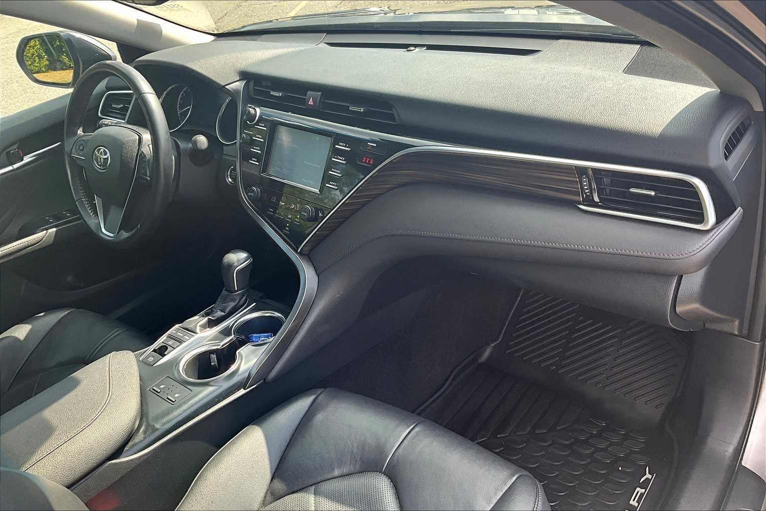2018 Toyota Camry XLE - Photo 14