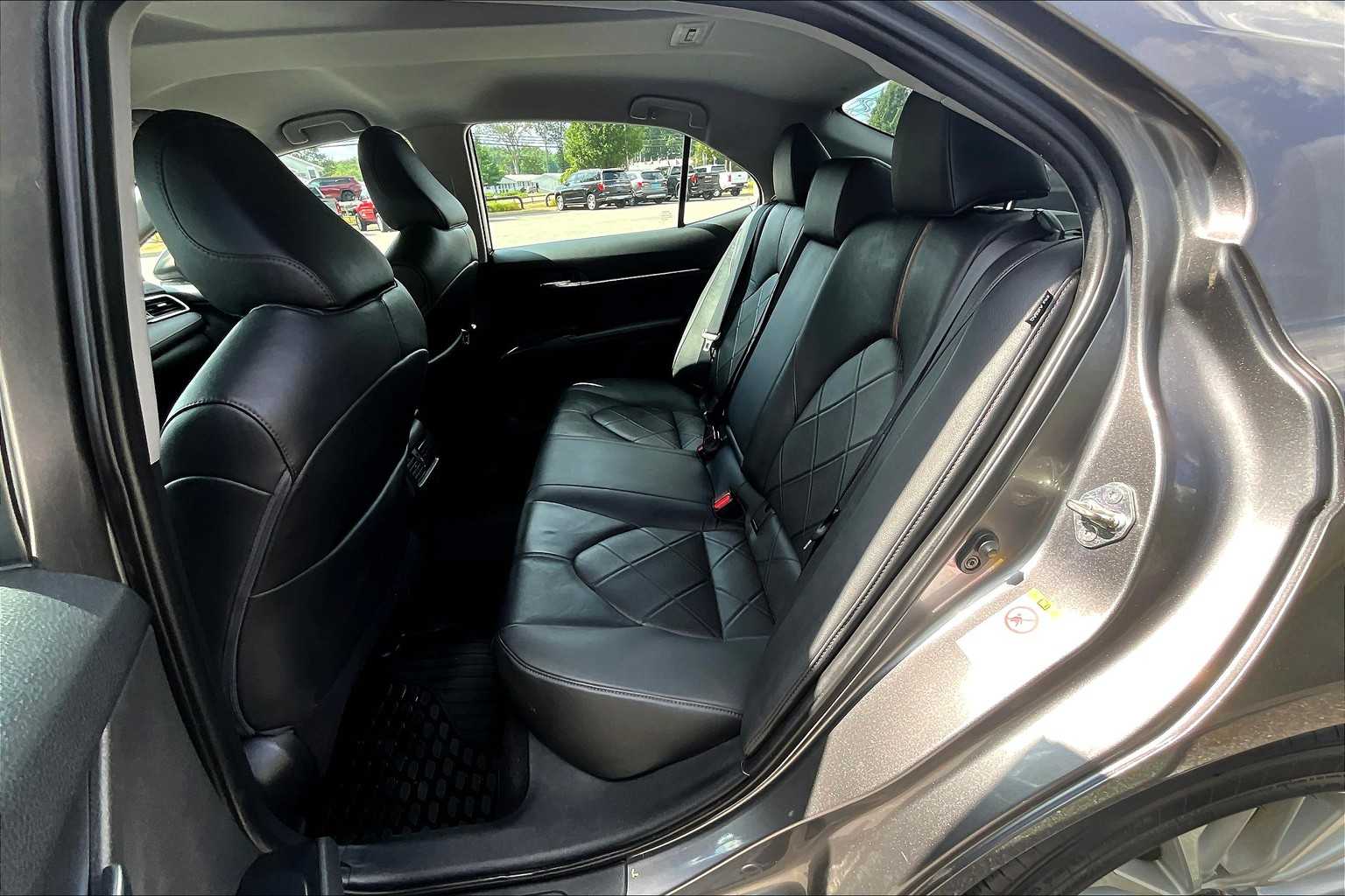 2018 Toyota Camry XLE - Photo 15