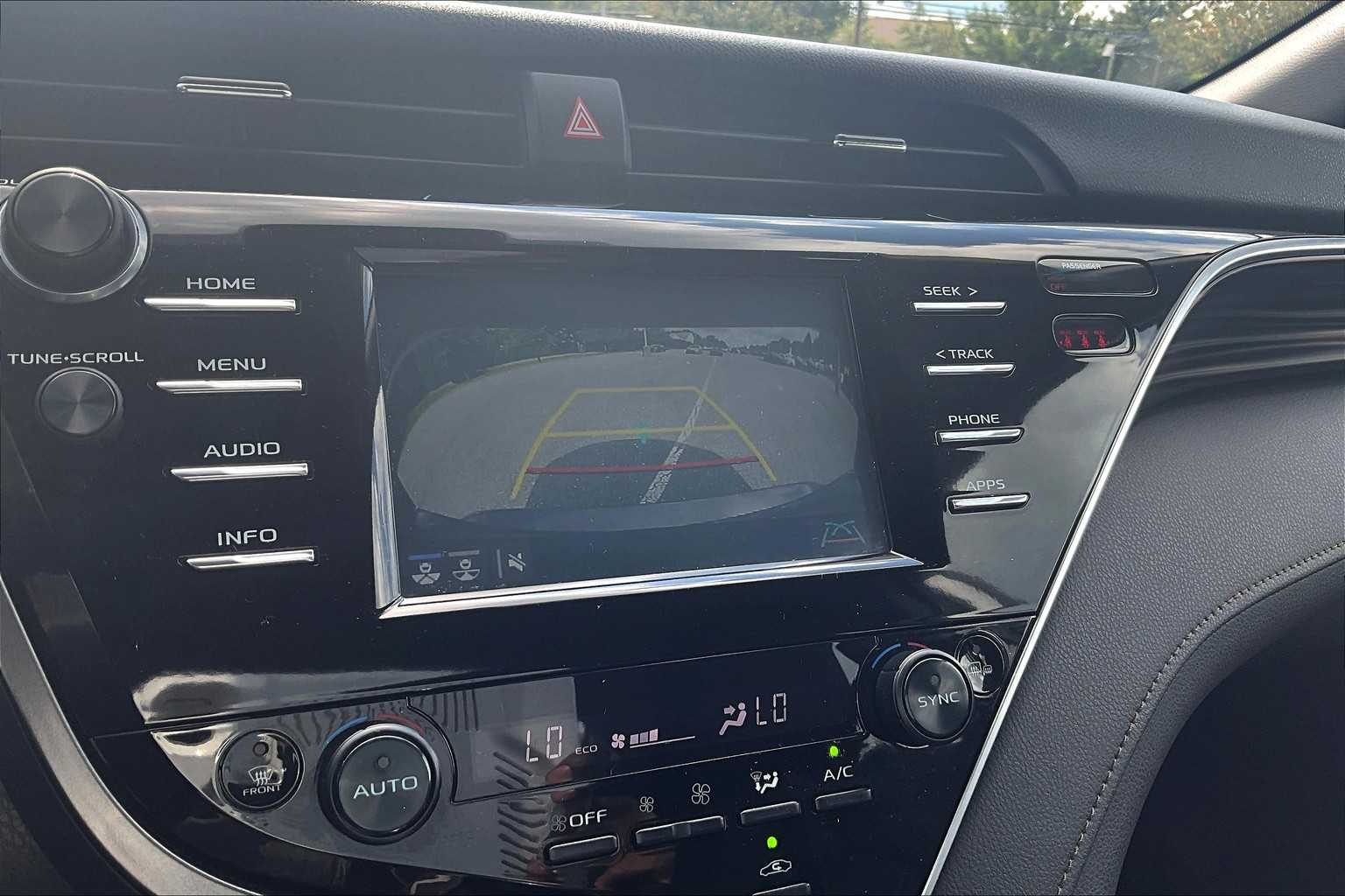 2018 Toyota Camry XLE - Photo 19
