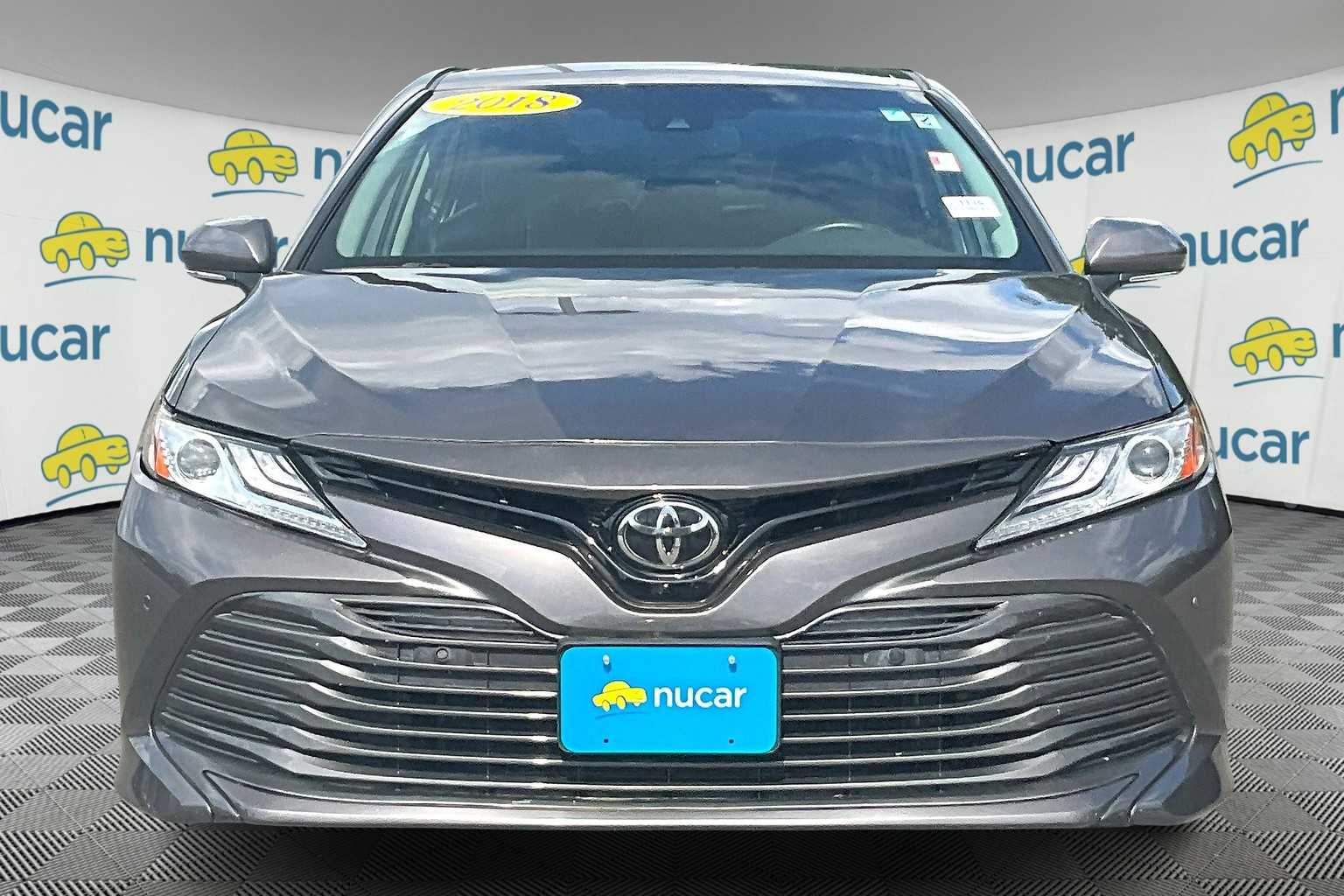 2018 Toyota Camry XLE - Photo 2