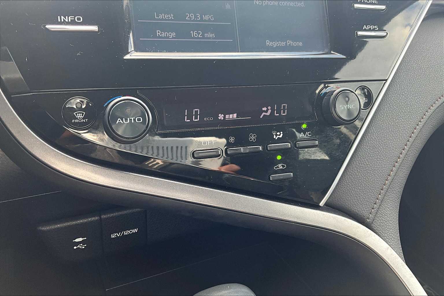 2018 Toyota Camry XLE - Photo 26