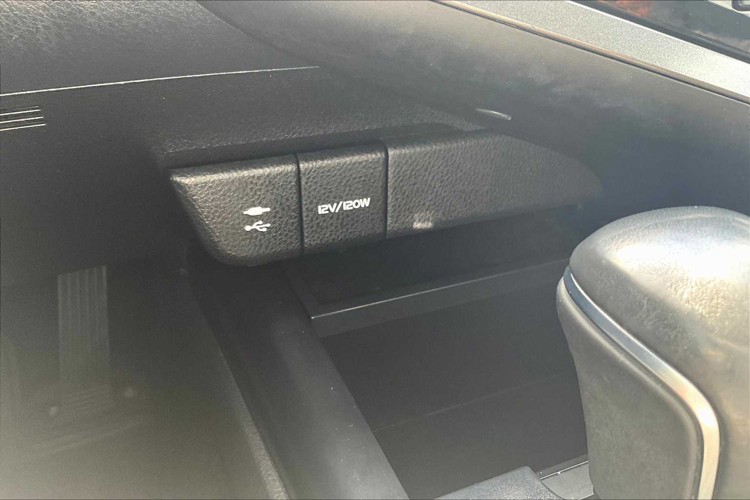 2018 Toyota Camry XLE - Photo 27
