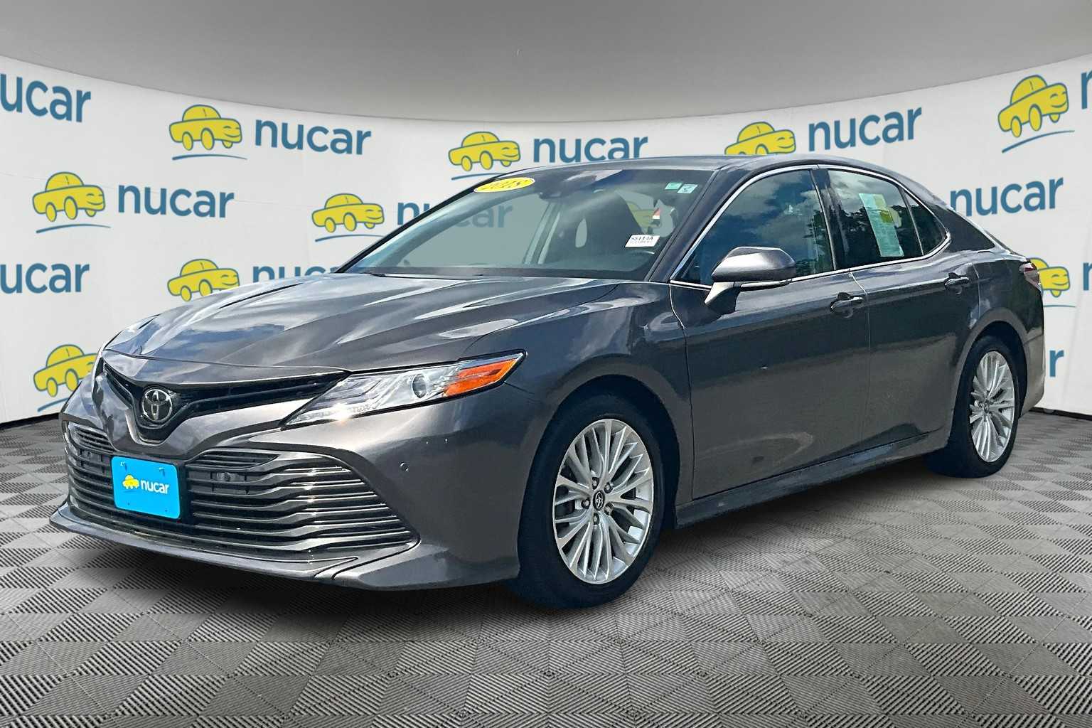2018 Toyota Camry XLE - Photo 3