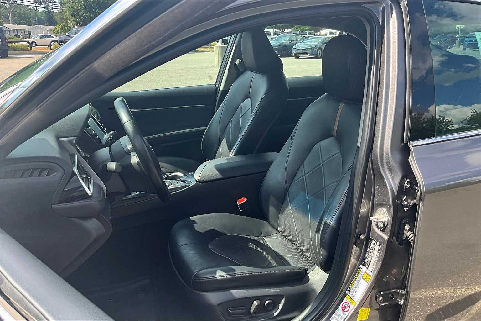 2018 Toyota Camry XLE - Photo 10
