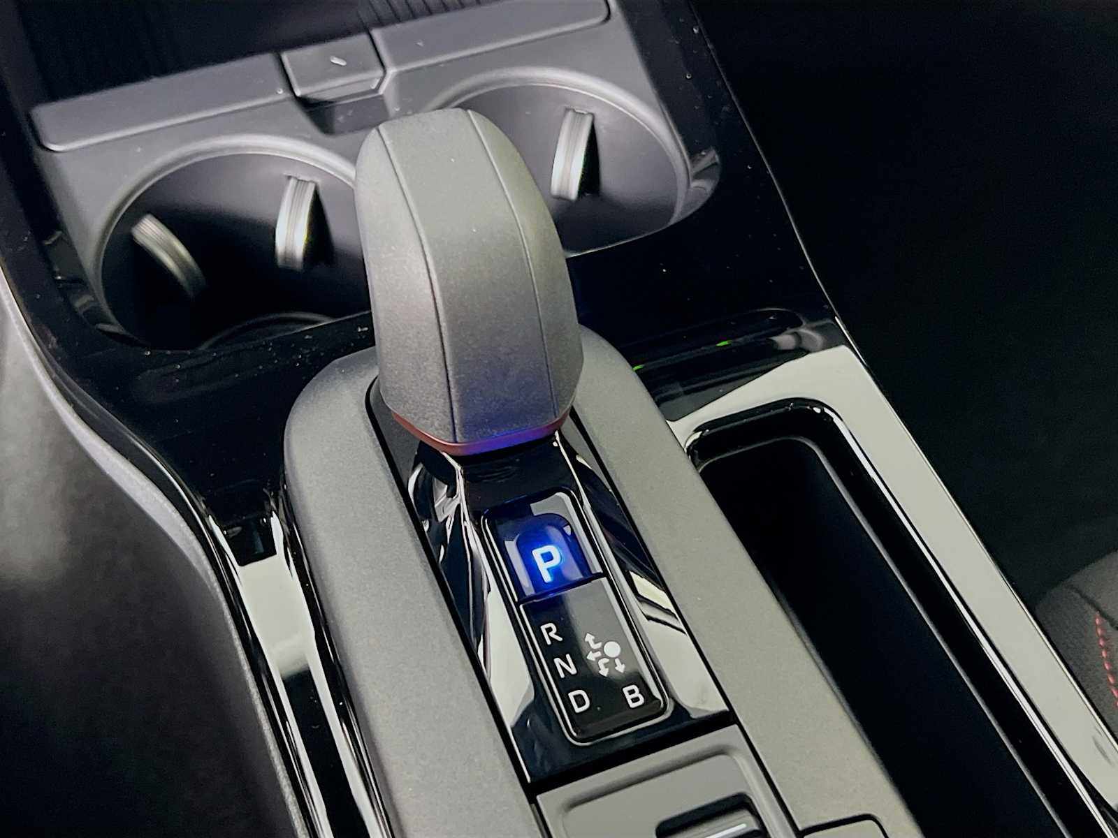 2026 Toyota Prius Plug-In Hybrid SE - Photo 11