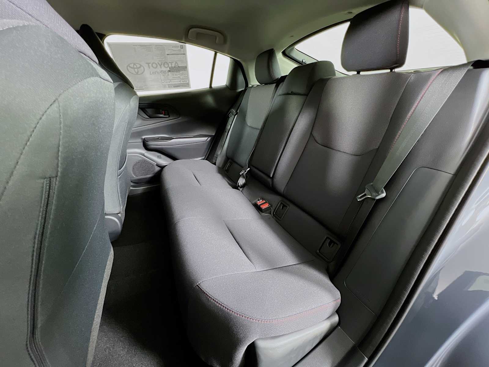 2026 Toyota Prius Plug-In Hybrid SE - Photo 13