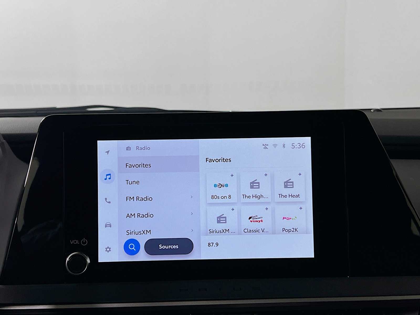 2026 Toyota Prius Plug-In Hybrid SE - Photo 8