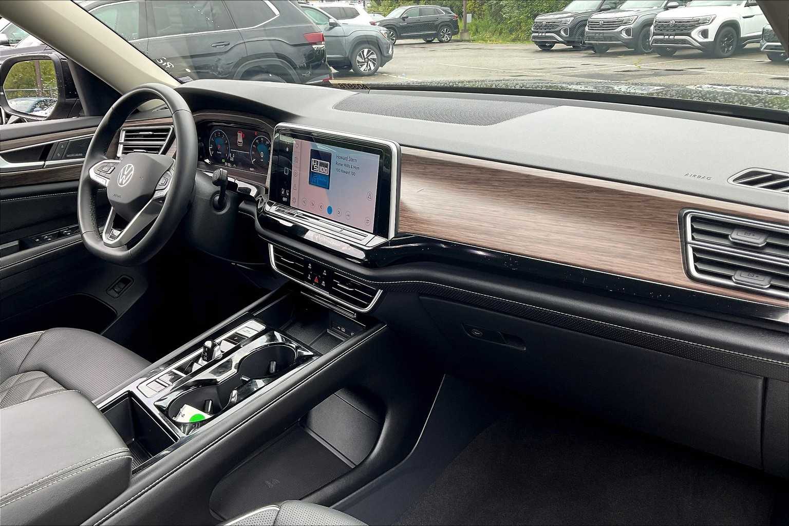 2024 Volkswagen Atlas 2.0T SEL Premium R-Line - Photo 14