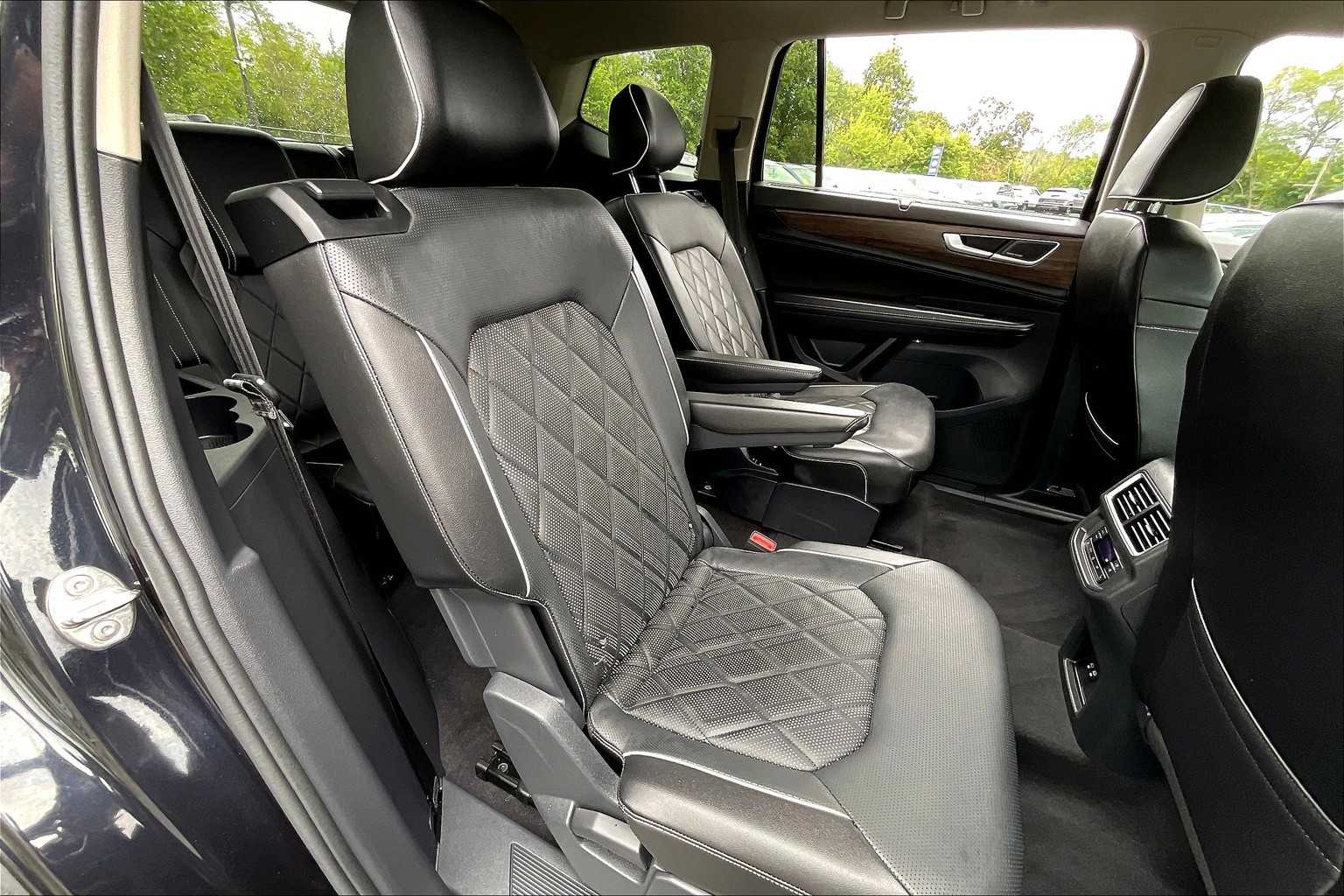 2024 Volkswagen Atlas 2.0T SEL Premium R-Line - Photo 16
