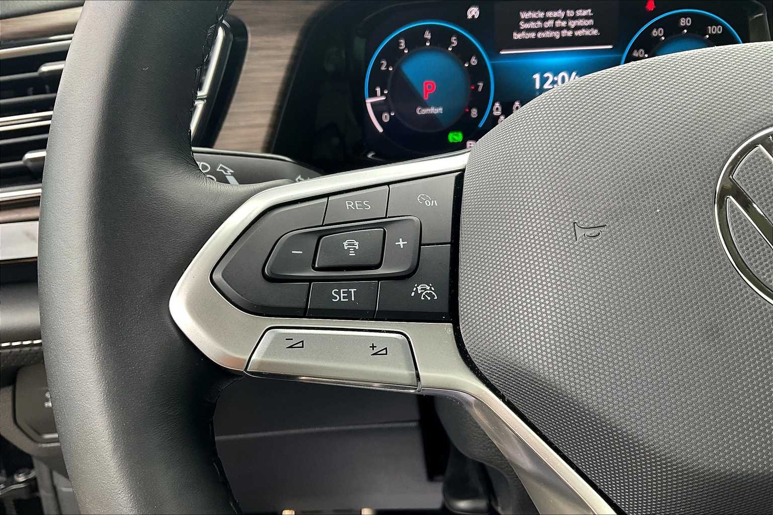 2024 Volkswagen Atlas 2.0T SEL Premium R-Line - Photo 23