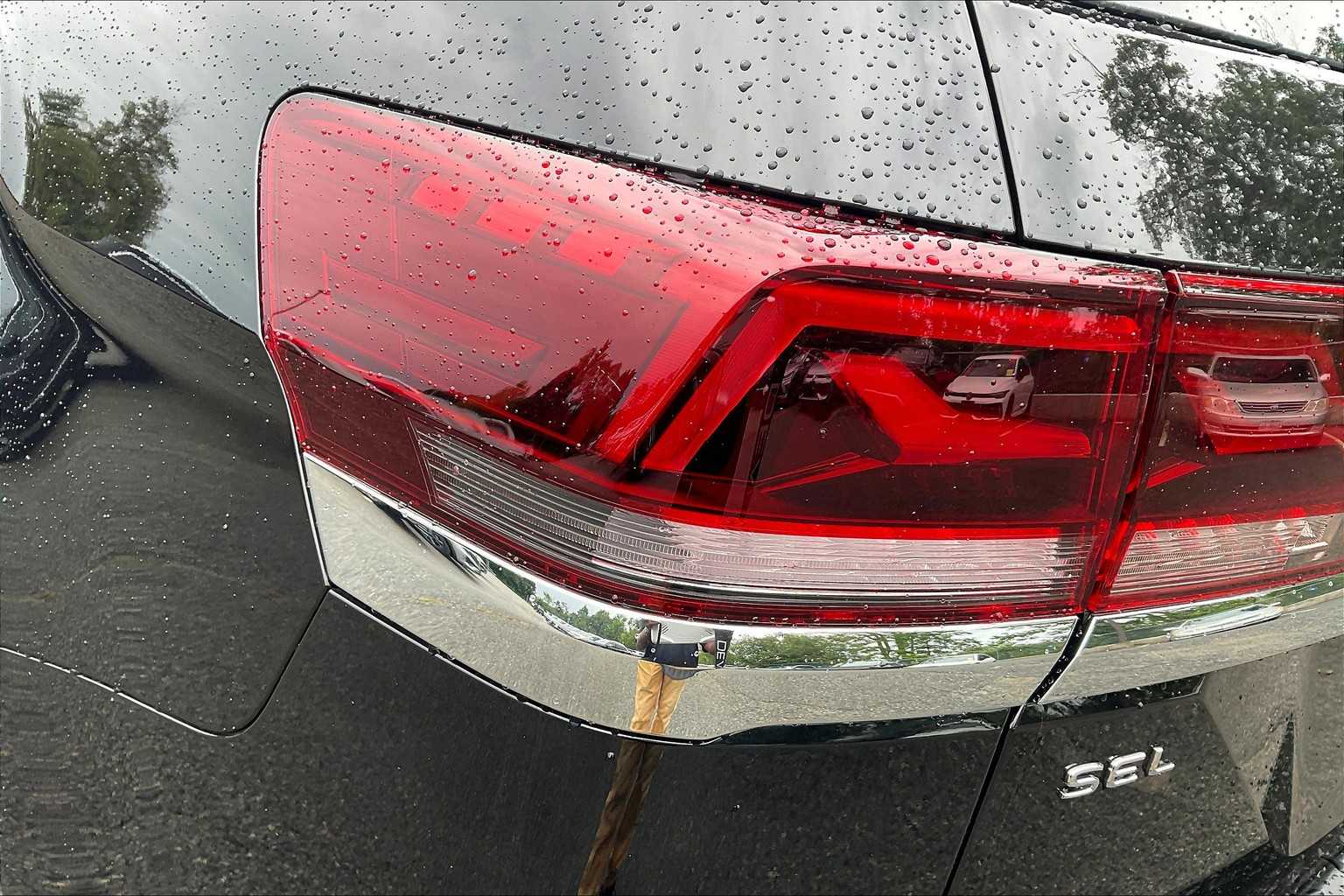 2024 Volkswagen Atlas 2.0T SEL Premium R-Line - Photo 33