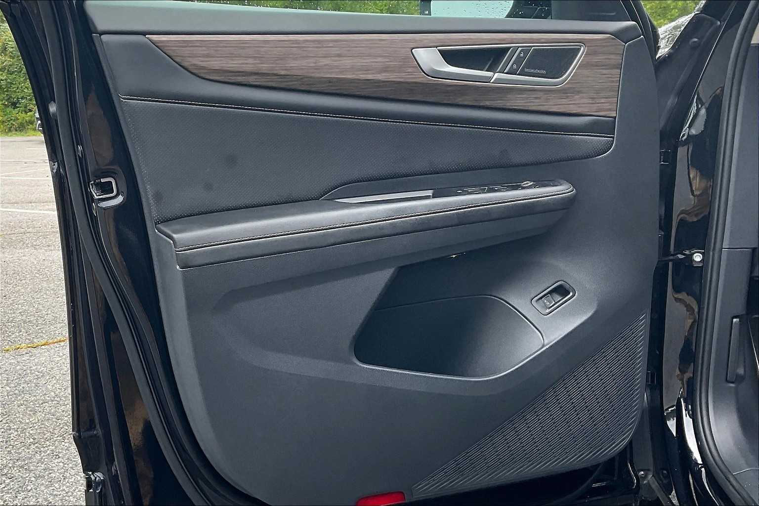 2024 Volkswagen Atlas 2.0T SEL Premium R-Line - Photo 9