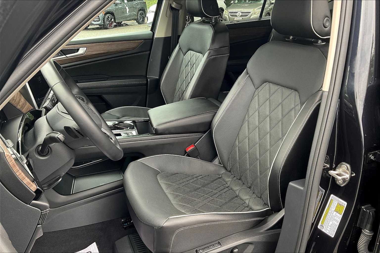 2024 Volkswagen Atlas 2.0T SEL Premium R-Line - Photo 10