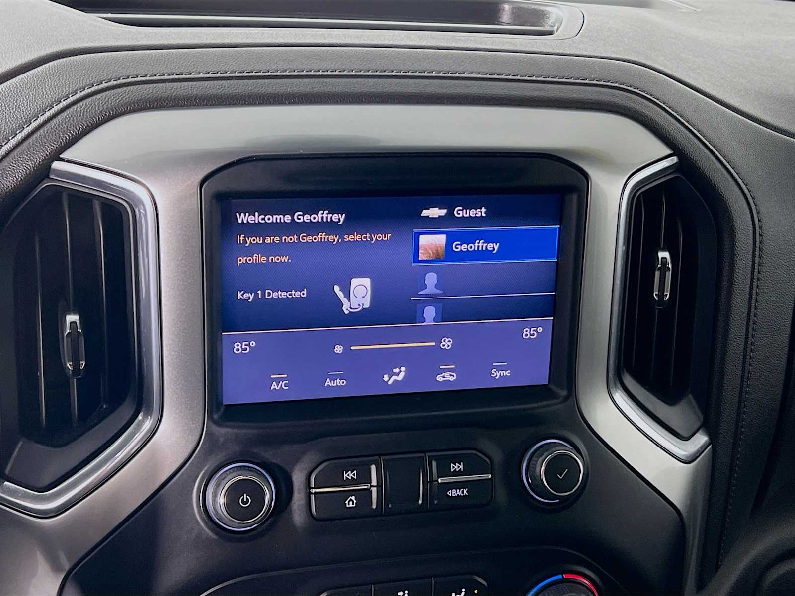 2022 Chevrolet Silverado 1500 LTD LTZ - Photo 13